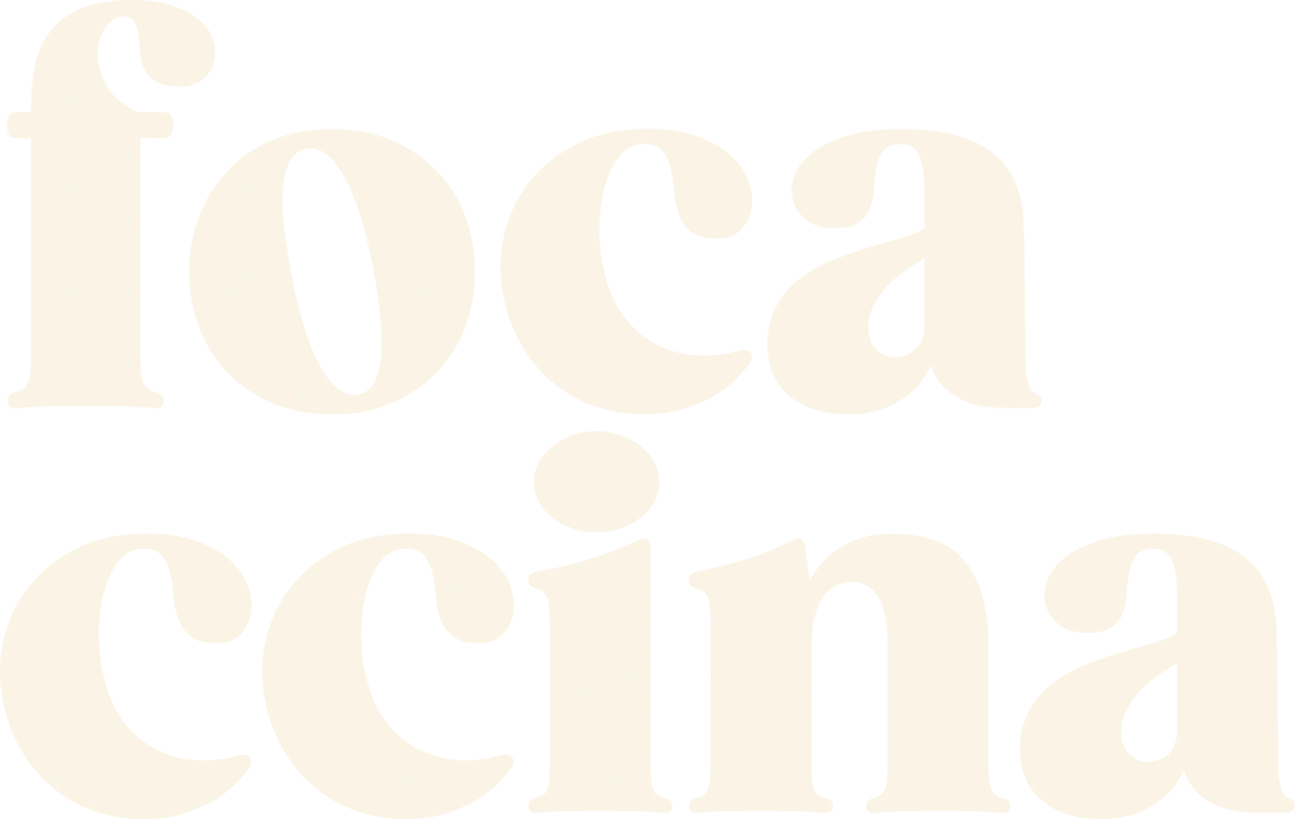 Versión apilada crema del logo